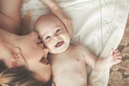 母乳檢測儀意義重大，母乳喂養(yǎng)健康成長