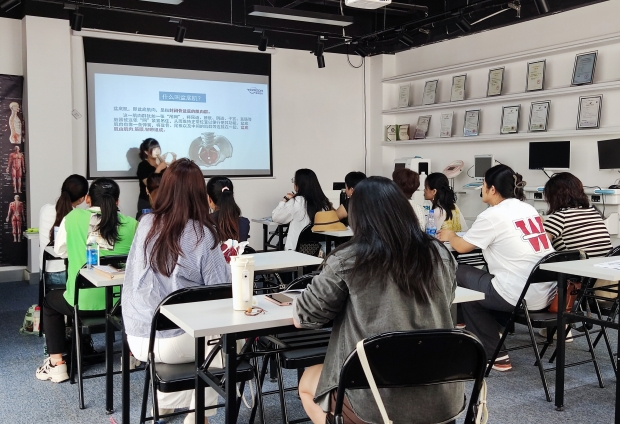 產(chǎn)后康復(fù)行業(yè)迎來黃金期：政策助力與市場(chǎng)需求共促成長(zhǎng)